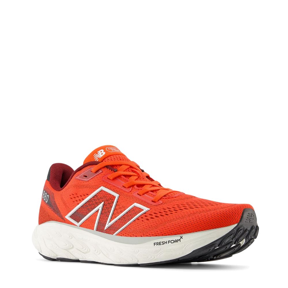 Mudguard and Toe view of New Balance Fresh Foam X 880v14 for men.