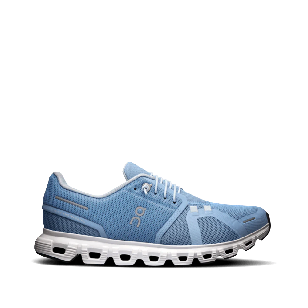 Side (right) view of On Cloud 6 Sneaker for women.