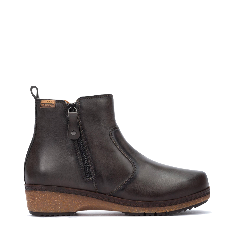 Side (right) view of Pikolinos Granada Leather Double Side Zip Boot for women.