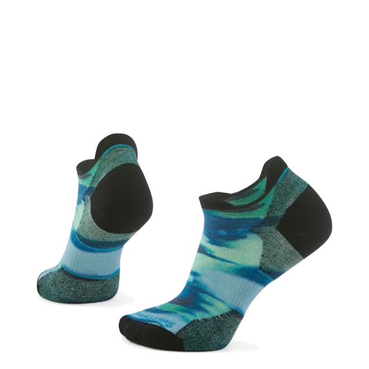 Side (left) and bottom view of Smartwool Run Targeted Cushion Brushed Print Low Ankle Socks for women.